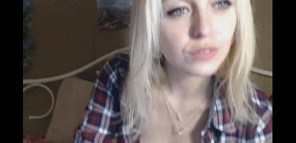  Hot blonde goes wild on webcam and starts fucking her pussy like crazy